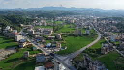 广西桂平：公路养护铺就民生“舒心路”