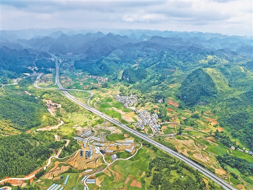 大道如歌 山水为证 “桂在交旅—山水之间有通途”行进式采风活动纪实