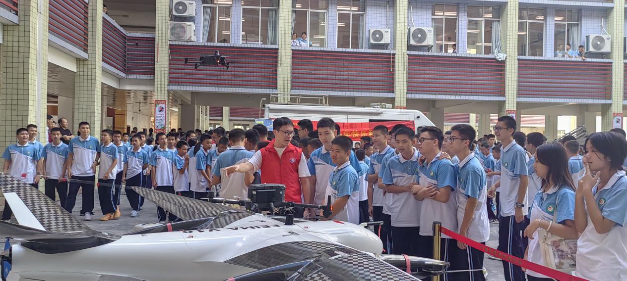 广西“地理信息科普八桂行”：让科技与爱国的种子在青少年心中扎根_fororder_1