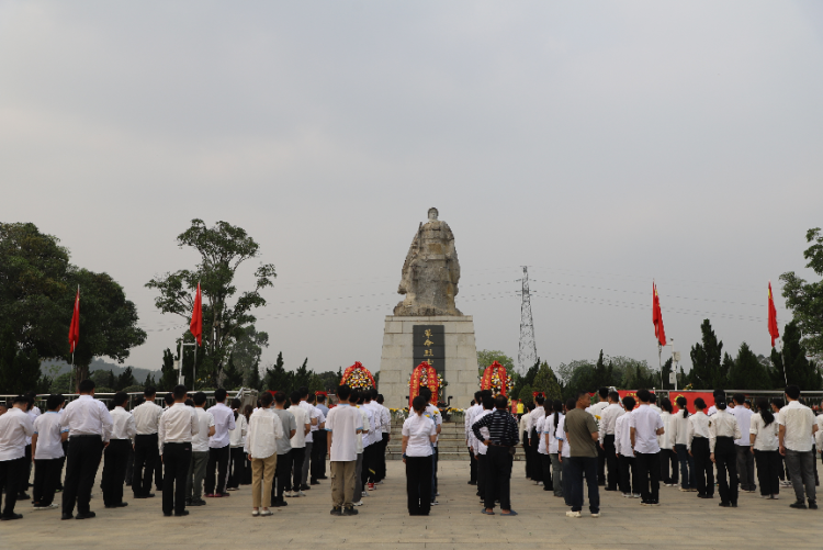 广西举办清明祭英烈主题团日活动暨退役军人思想政治教育示范性活动_fororder_图片1