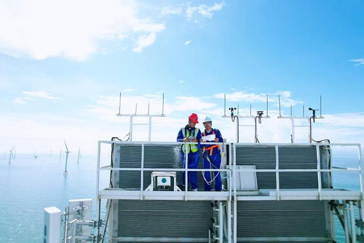 矗立130米高空、覆盖50公里 中国移动广西公司建成北部湾海上最高5G基站_fororder_2