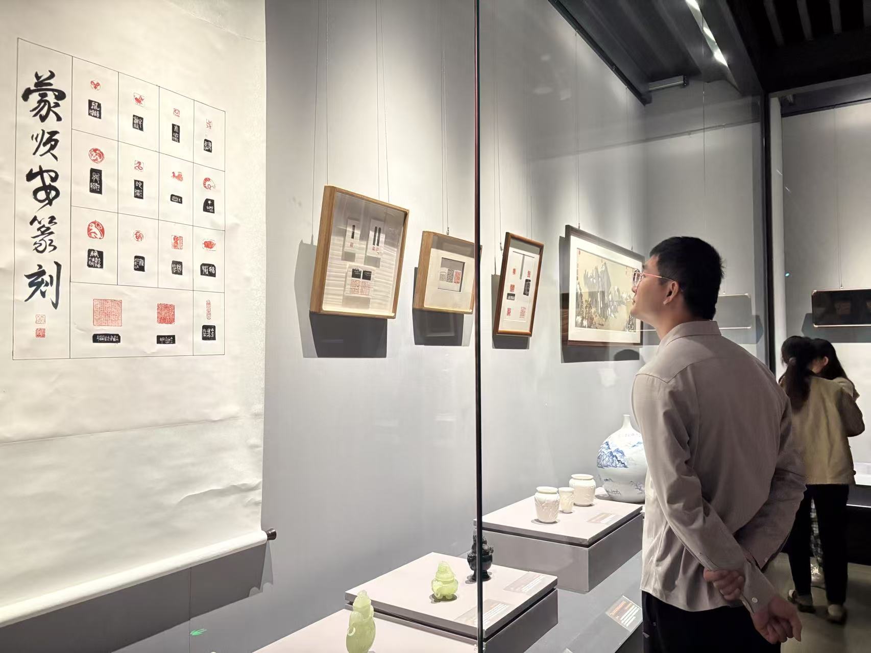 从故宫到八桂 “当代博物馆人的文化自信”展览开展_fororder_2