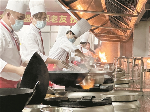 南宁以“工业化+产业链”理念发展老友粉产业 一碗粉温暖一座城