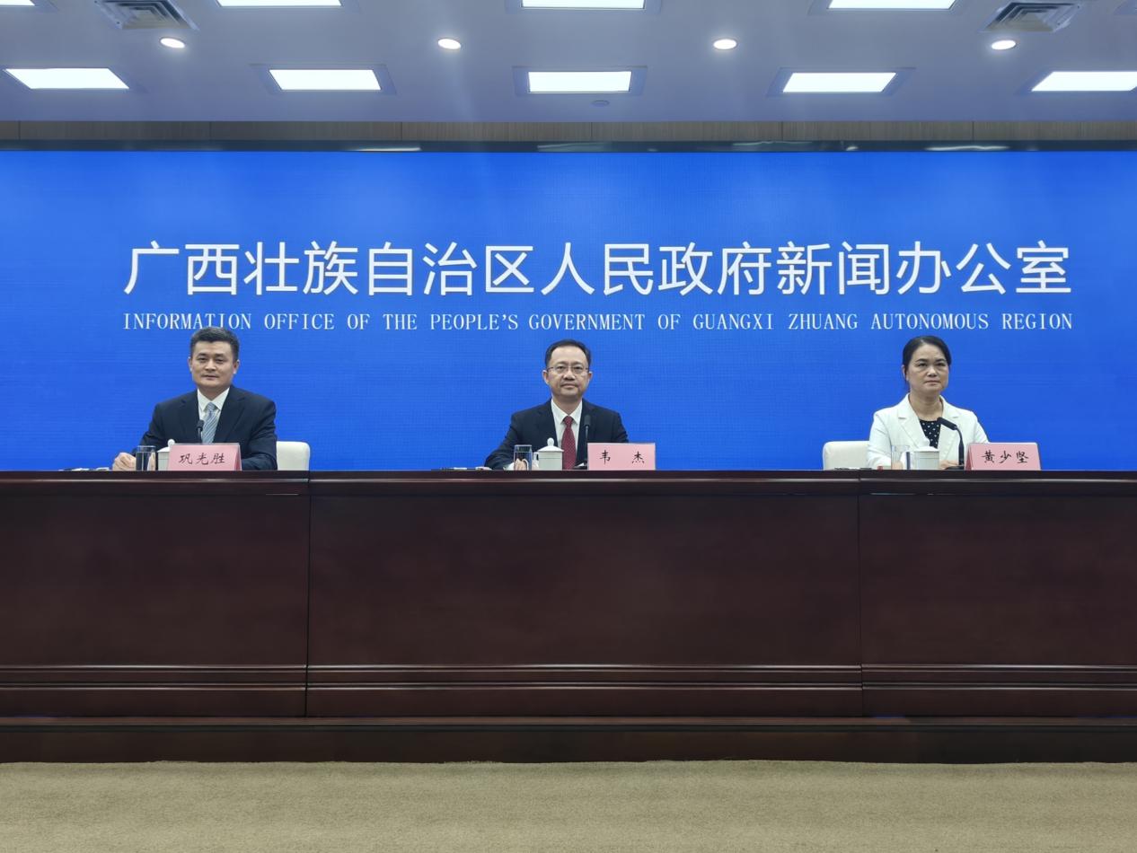 今年上半年广西累计实现城镇新增就业24.11万人_fororder_1