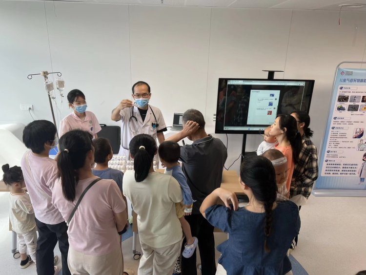 广西妇幼保健院举办“小东西，大危险”守护儿童呼吸通道科普教育巡展_fororder_微信图片_20250928160842_73_179