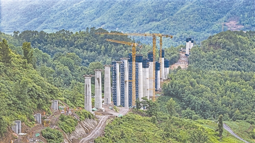 上半年广西陆海交通基建加速推进 织路网 筑枢纽 畅通道