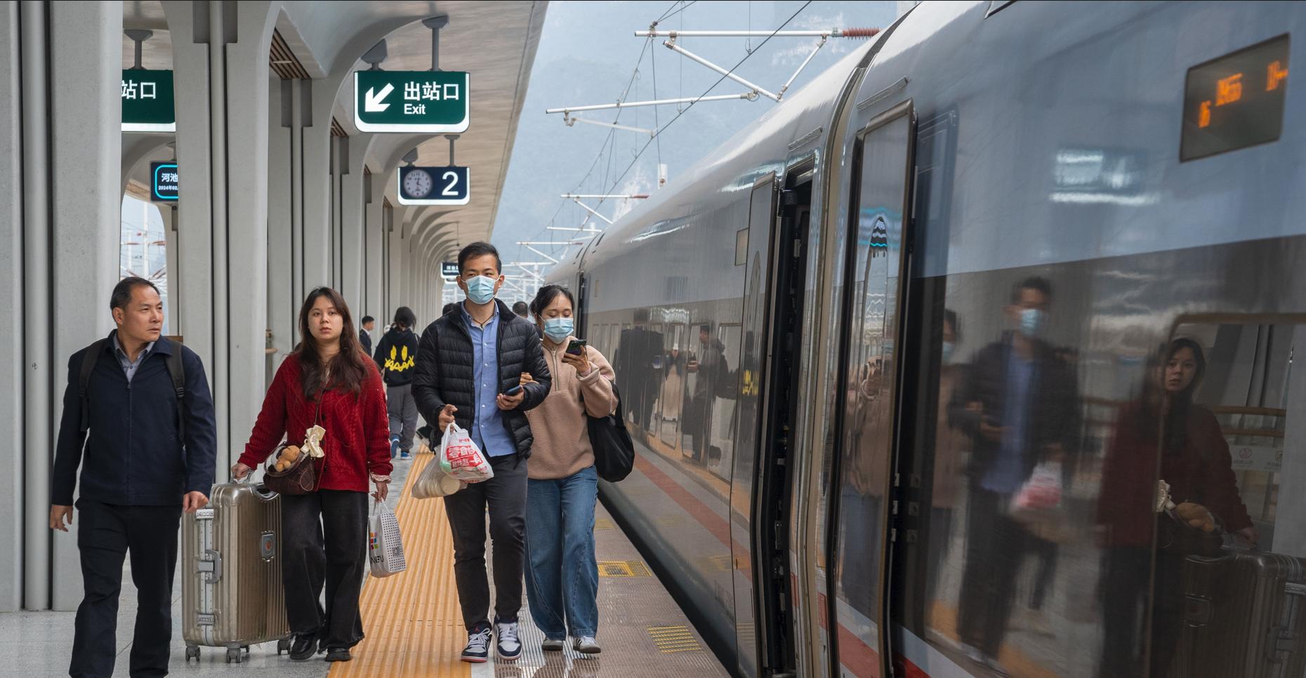 广西“三月三”假期累计营业性客运量达555.37万人次_fororder_1