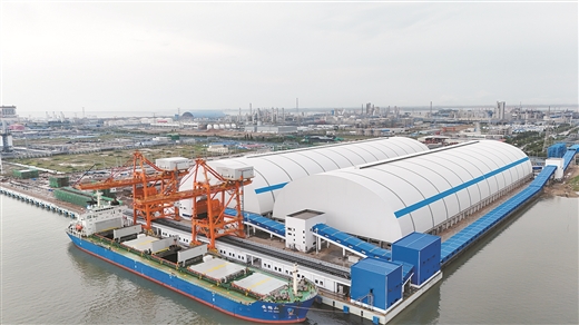 钦州港一泊位通过开放验收