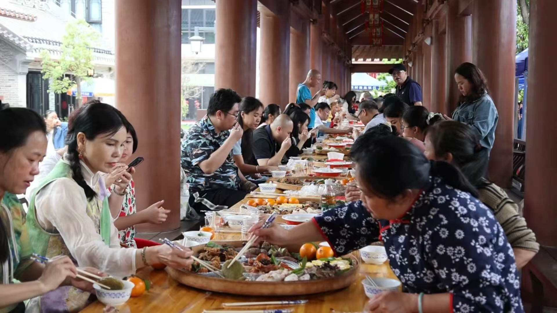 广西苍梧县举办六堡茶开茶节 17项活动解锁茶乡新玩法_fororder_3