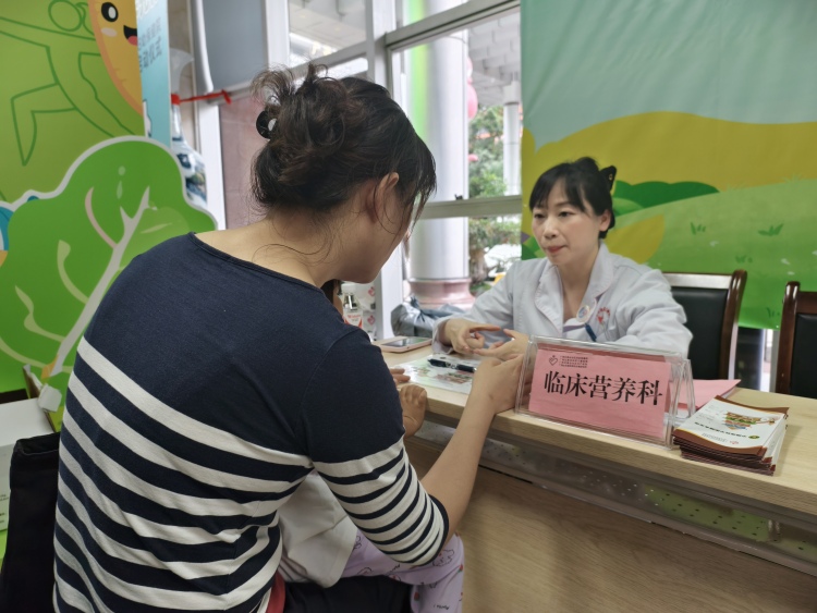 广西妇幼保健院举办2025年全民营养周系列活动_fororder_微信图片_20250517152632