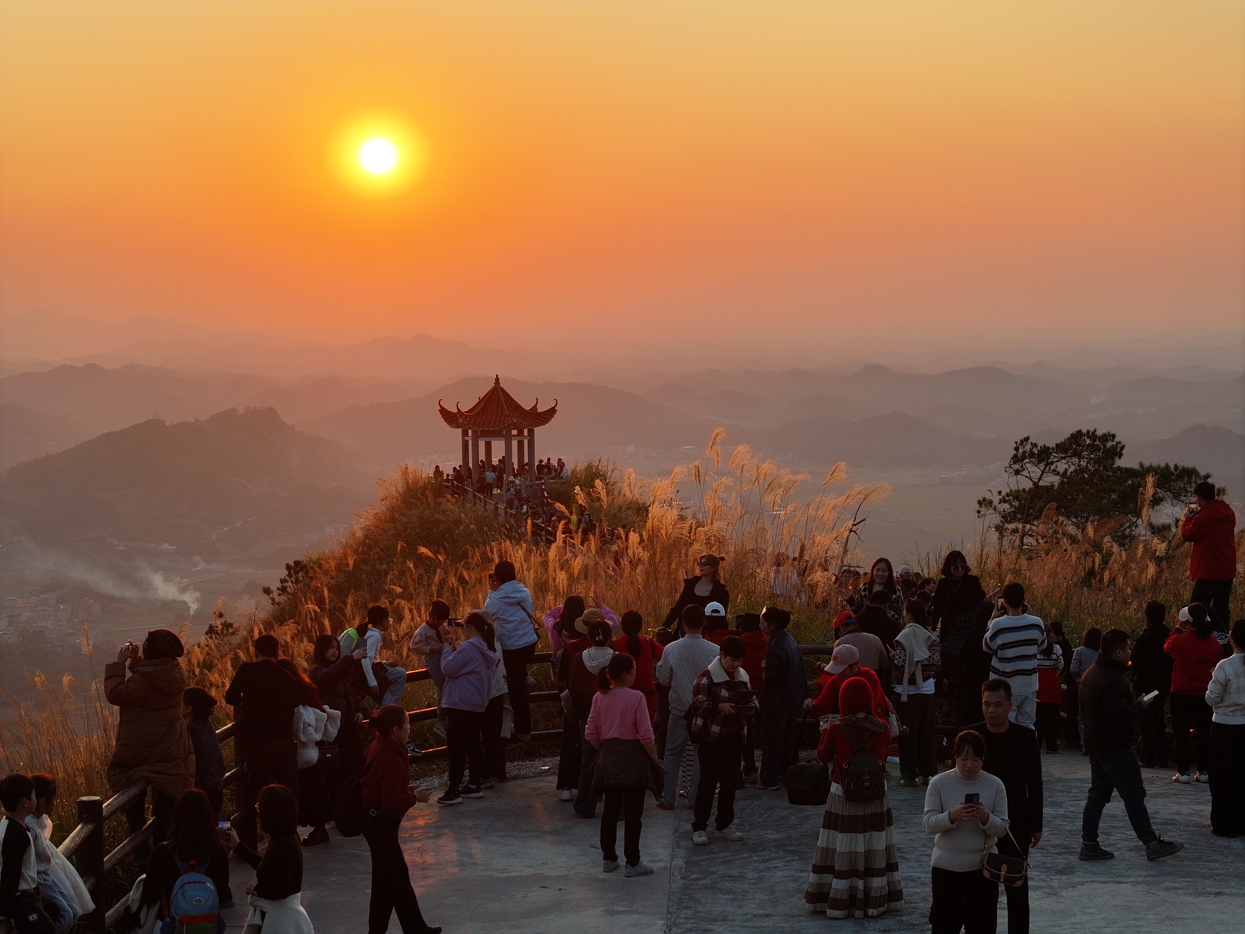 广西兴业县蒲塘北寮岭火出圈的“小镇密码”_fororder_图1