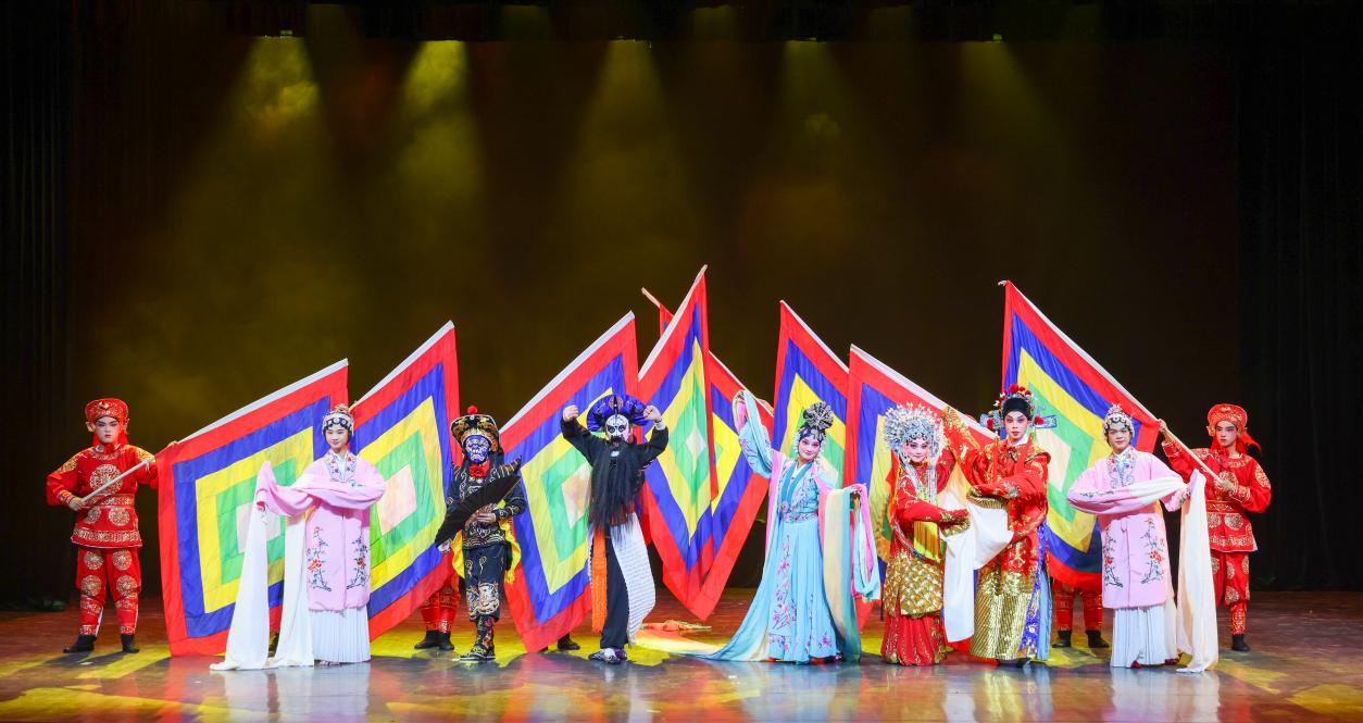 广西艺术学校上演非遗盛宴 “产教融合”让传统文化“活”起来_fororder_2