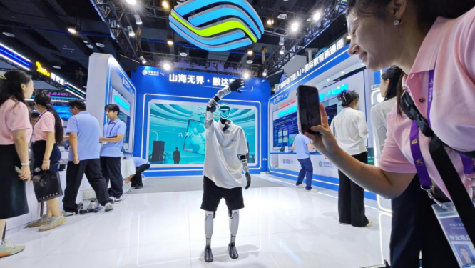 山海无界・数达东盟——中国移动广西公司全方位AI+展台亮相第22届中国—东盟博览会_fororder_【新闻通稿】山海无界・数达东盟——广西移动“数智新力量”展台亮相第22届中国—东盟博览会613