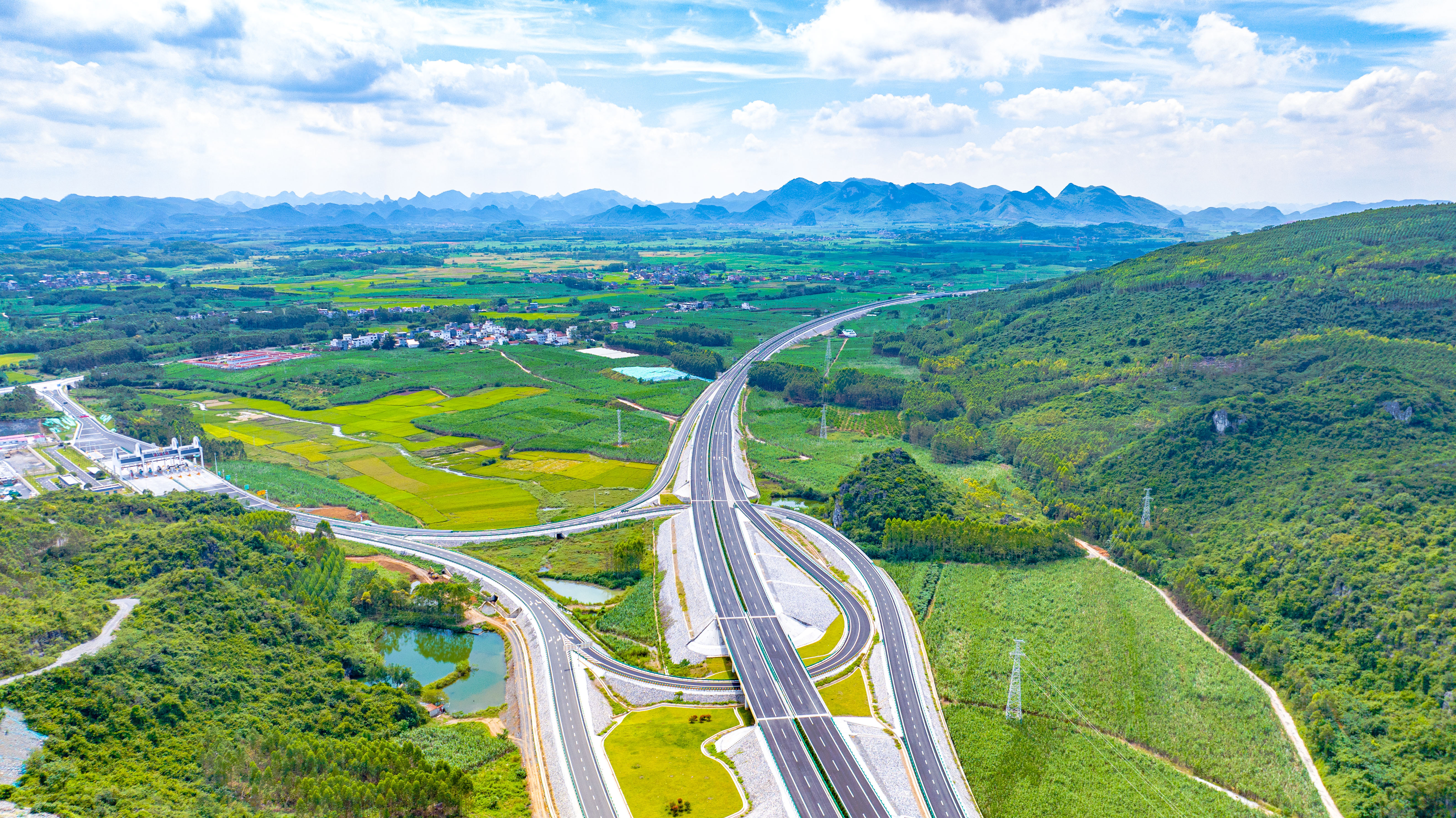 来宾西过境线公路正式通车 形成来宾市环城高速圈_fororder_2