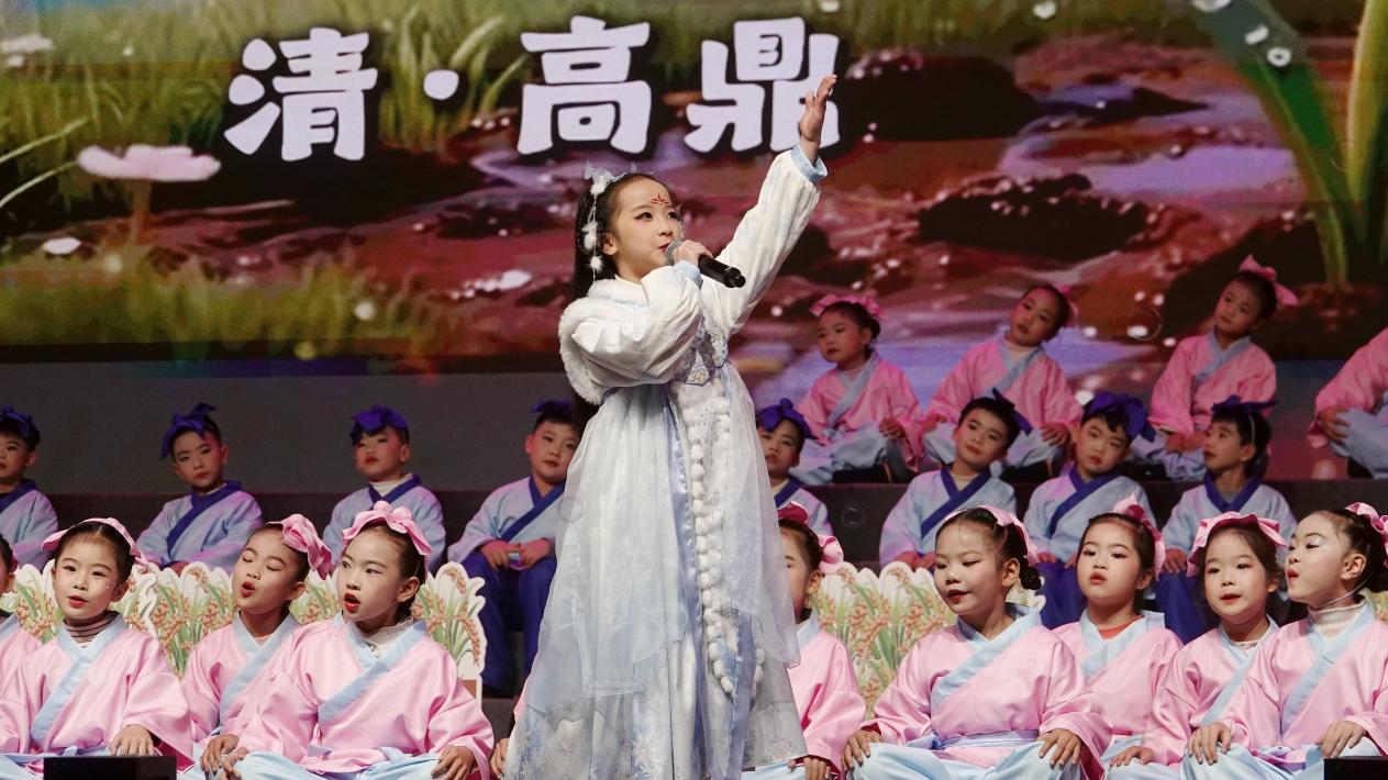 广西凤山：吟诵经典诗词 乐享人文古韵_fororder_4