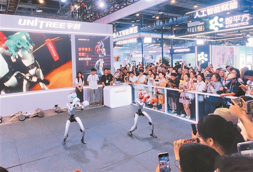 第22届东博会公众开放日入场观众如潮_fororder_8921503_gxts1_1758466402345_b
