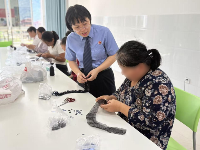 河池市检察机关打造“检三姐”“拔哥”流动检察听证品牌 践行司法为民_fororder_（国际在线-区院定稿）河池检察打造“检三姐”“拔哥”文化品牌书写为民答卷0918882