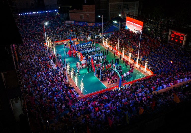 第九届广西万村篮球赛总决赛在兴业县开幕 十四支劲旅竞逐桂冠_fororder_1(1)