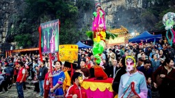 南宁上林：逾万名游客同庆万寿节乐享非遗盛宴