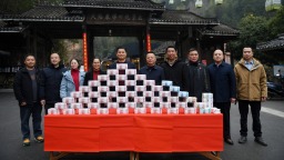 桂林龙胜村民领取旅游分红：山水就是我们的宝贝