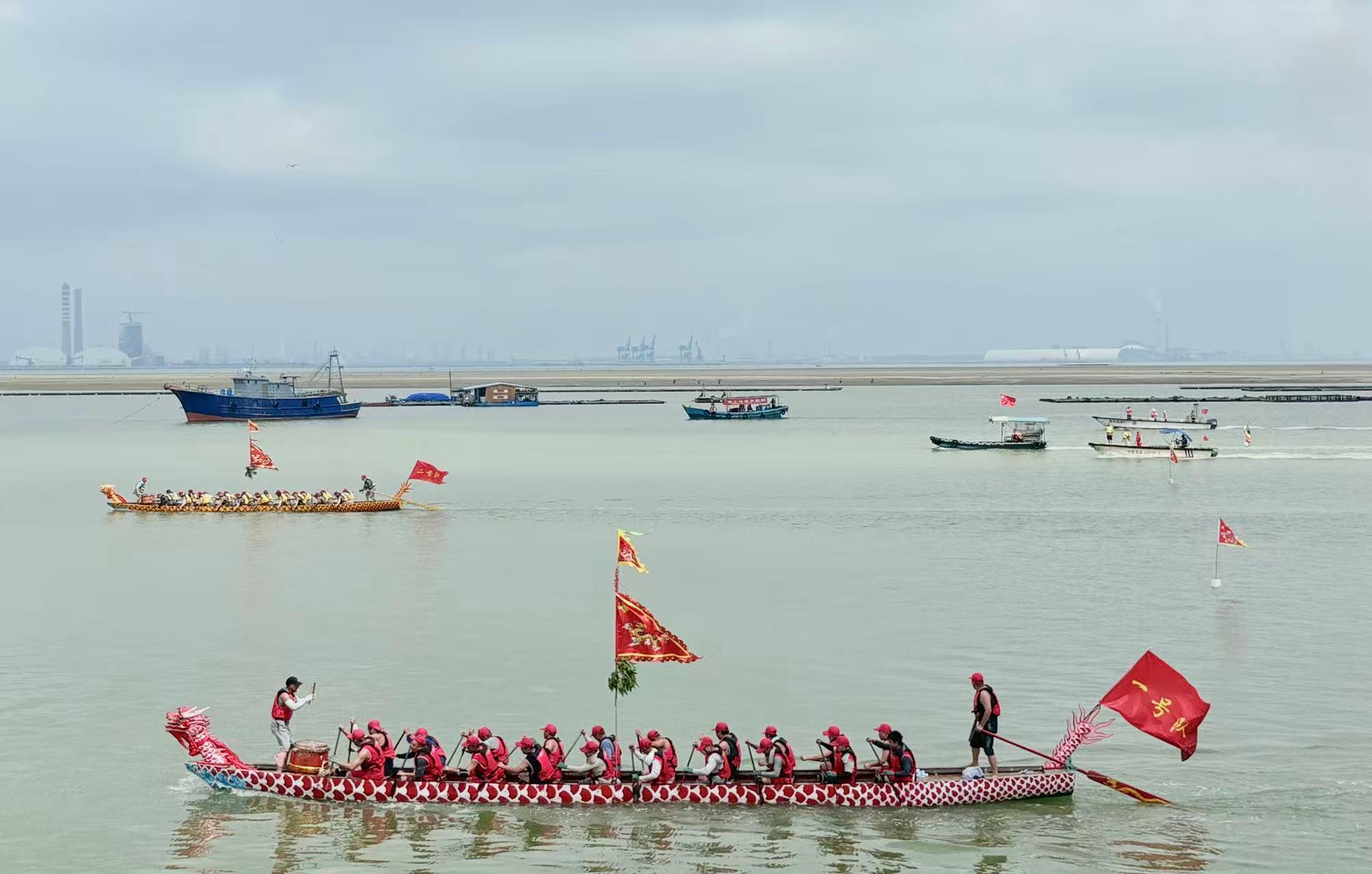 北海沙田港：渔民海上龙舟竞渡庆端午_fororder_1