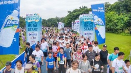 1万名徒步爱好者在漓江开启夏季徒步之旅