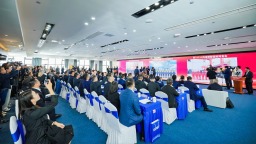 广西北部湾港迈入千万标箱大港行列