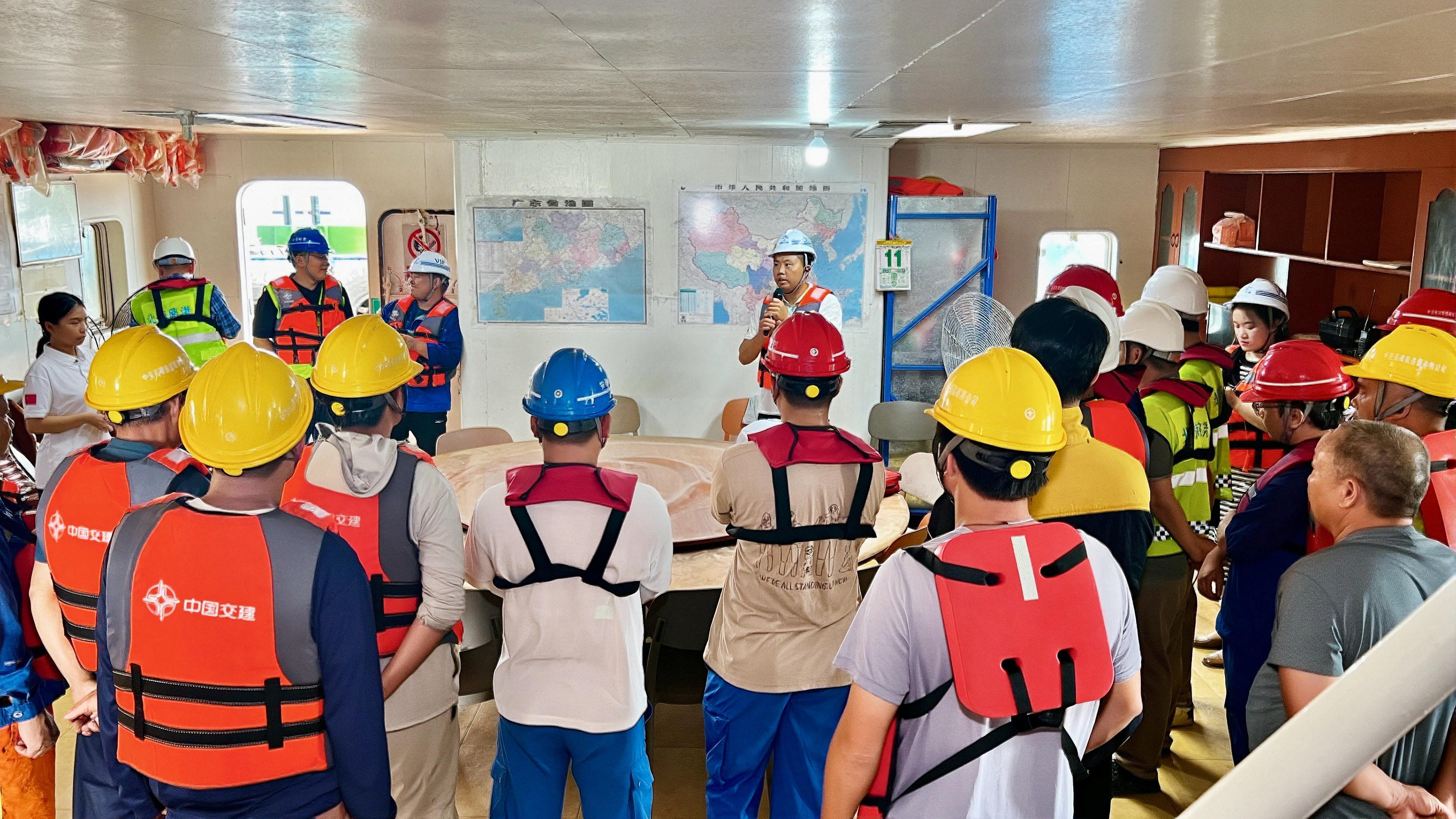 北海：急救科普走进海上作业船 筑起海疆生命防线_fororder_1