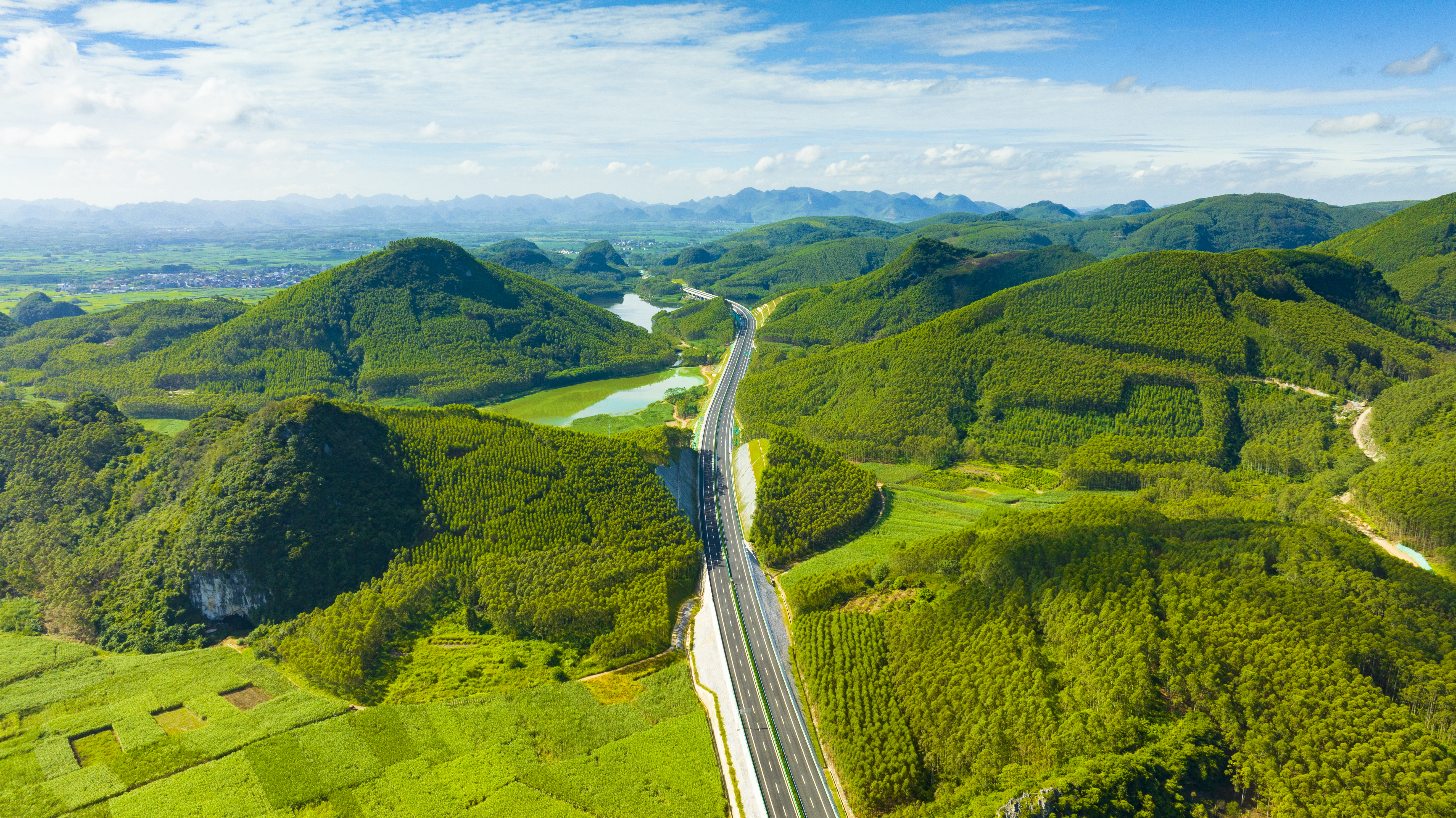 来宾西过境线公路正式通车 形成来宾市环城高速圈_fororder_3