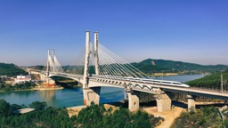 广西建成61条出省出海出边陆路大通道 将加速推进综合立体交通网建设