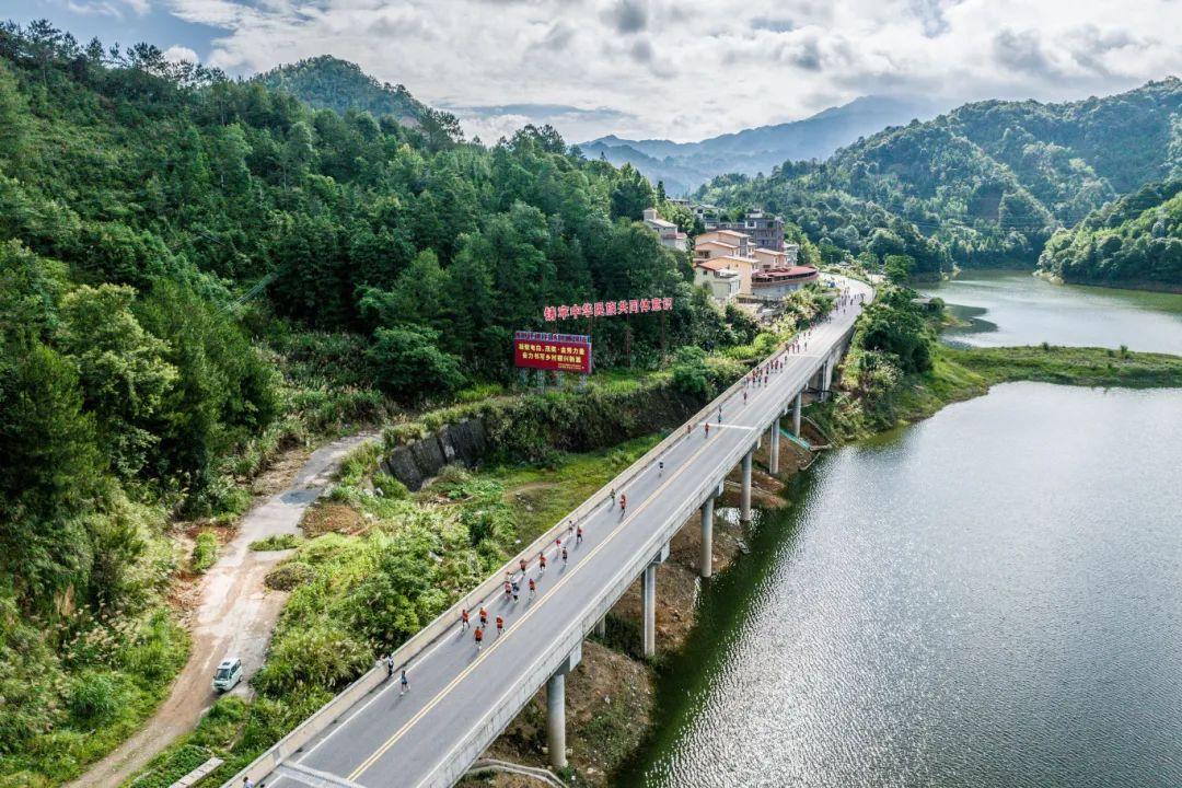 6000名跑友角逐2025金秀半程马拉松_fororder_3