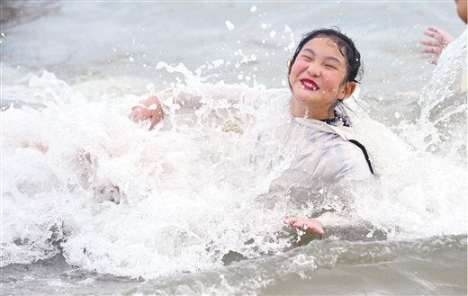 八桂觅清凉 山水沁心扉