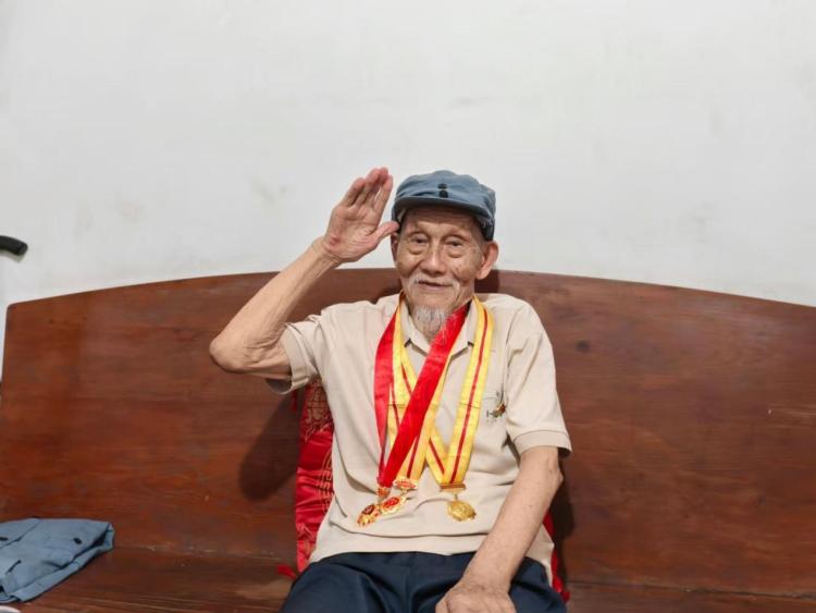 百岁抗战老兵孙洪秀：“活着”替战友们见见祖国的繁荣昌盛_fororder_1
