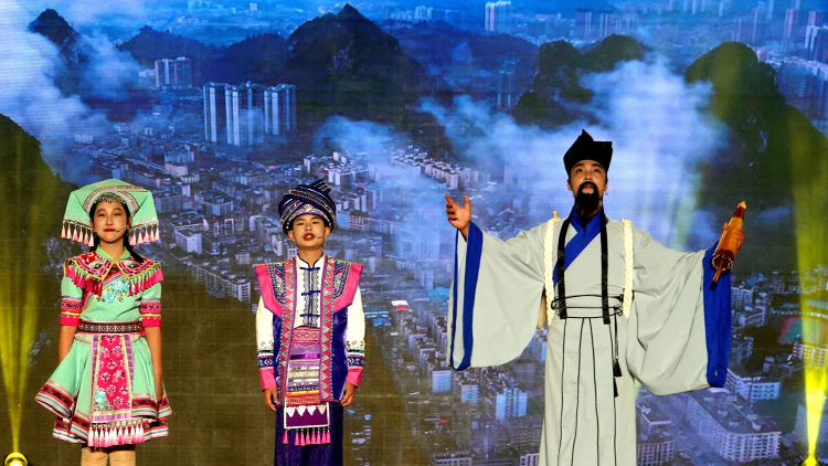 广西河池：载歌载舞 策马迎春_fororder_图片3