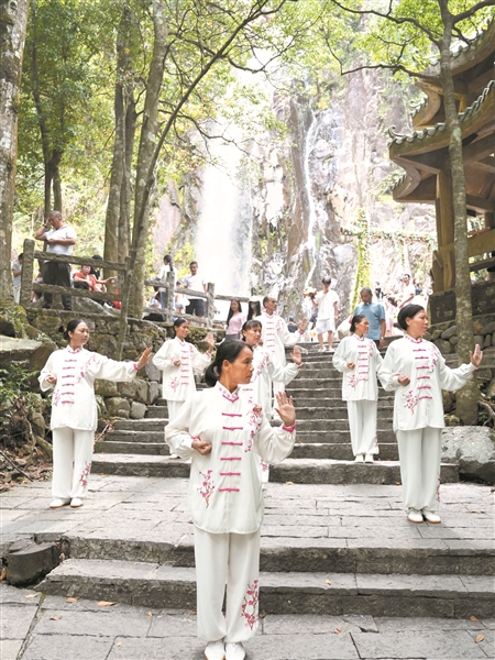 点绿成金的“发展密码” ——贺州姑婆山旅游度假区发展纪实