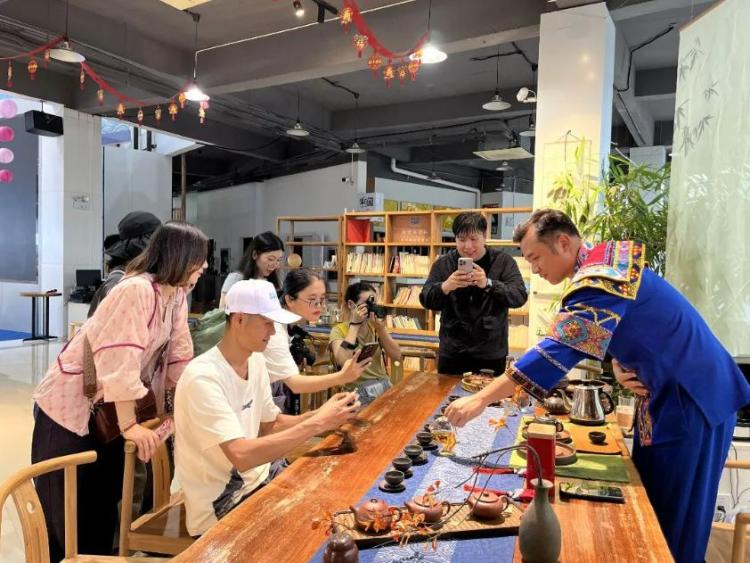 钦州坭兴陶遇上崇左姑辽茶_fororder_1