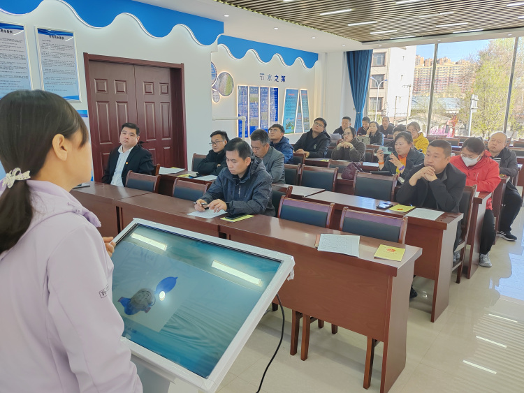 河北唐县：政企携手共筑节水新篇章_fororder_王淑鸿主任讲解用水现状及节水知识