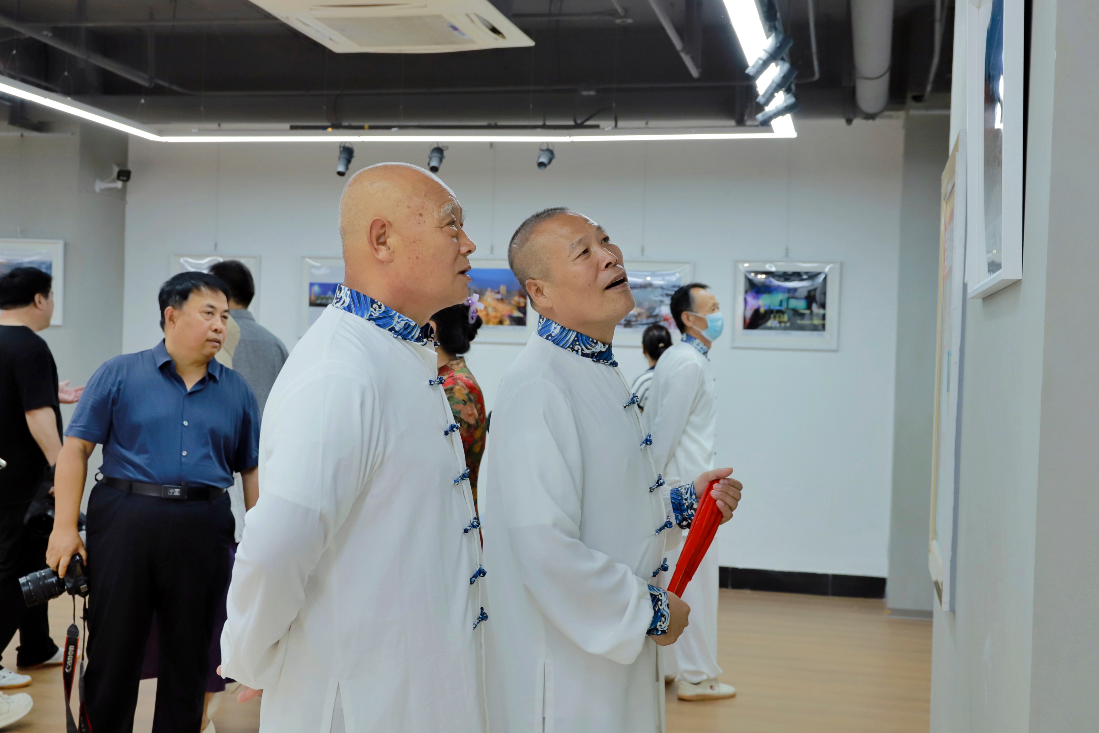 高碑店市举办摄影展 铭记抗战历史 展现时代新貌_fororder_微信图片_20250627153503