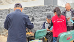 河北唐县：“小板凳微宣讲”传惠民新政