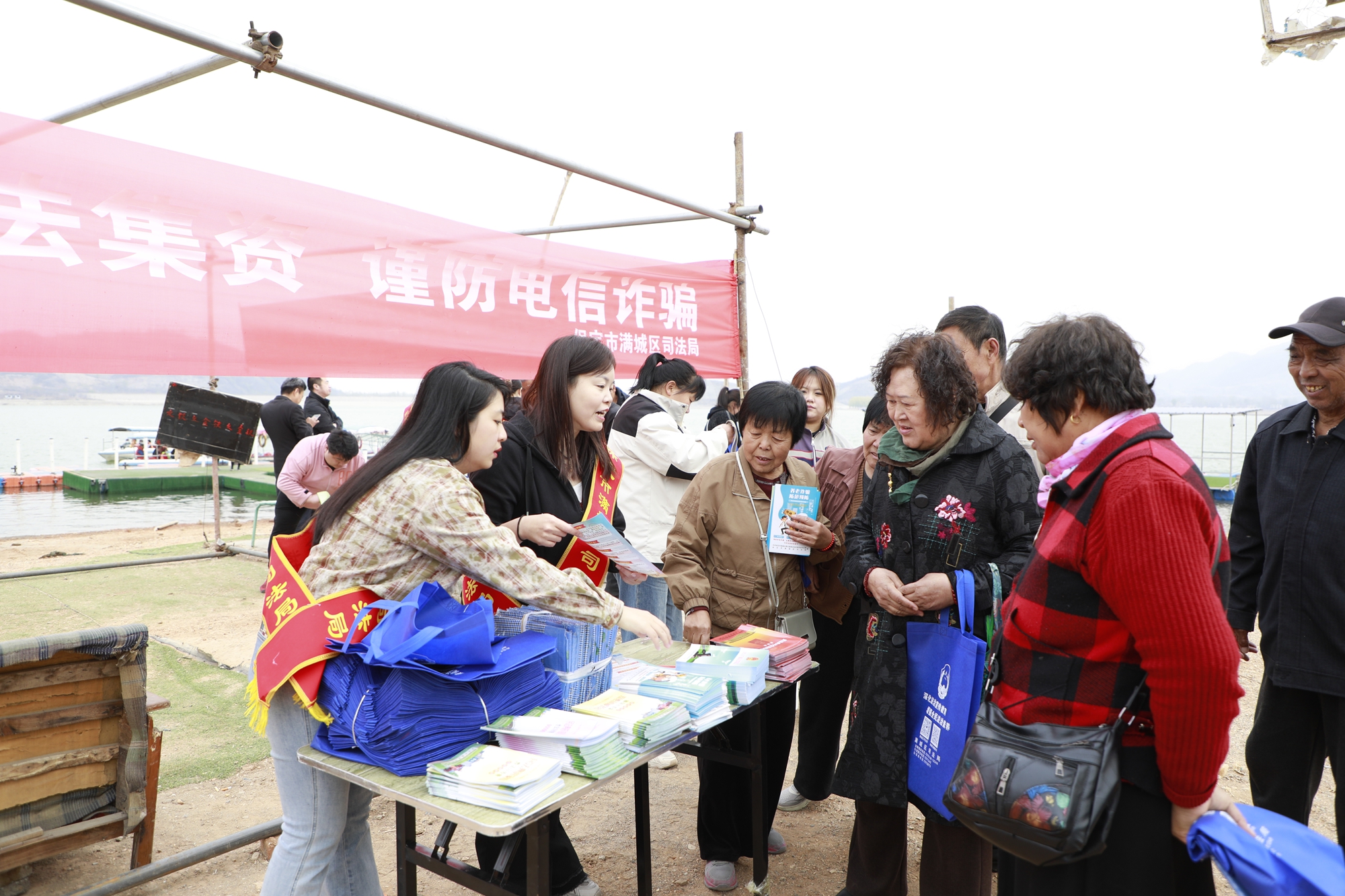 保定市满城区：邂逅烂漫春光 汲取法治能量_fororder_普法宣传活动现场 摄影 颜丽媛