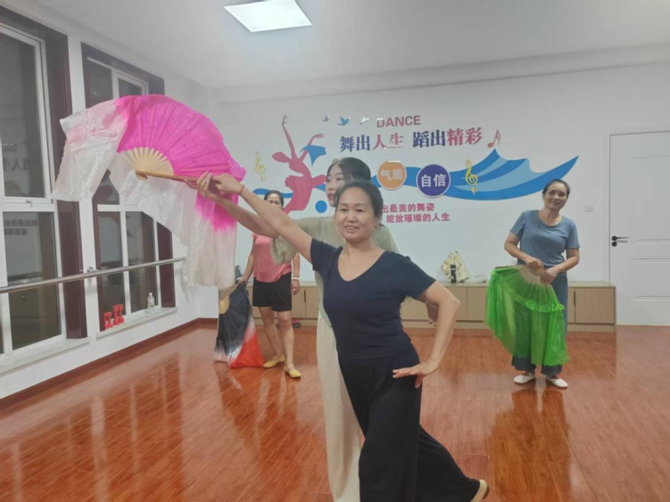 河北高碑店：社区夜校欢乐多_fororder_图片2