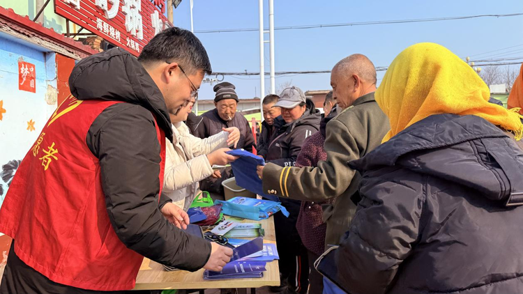 南大港司法局、融媒体中心联合二分区开展“弘扬雷锋精神，传递法治力量”主题宣传活动_fororder_图片 2