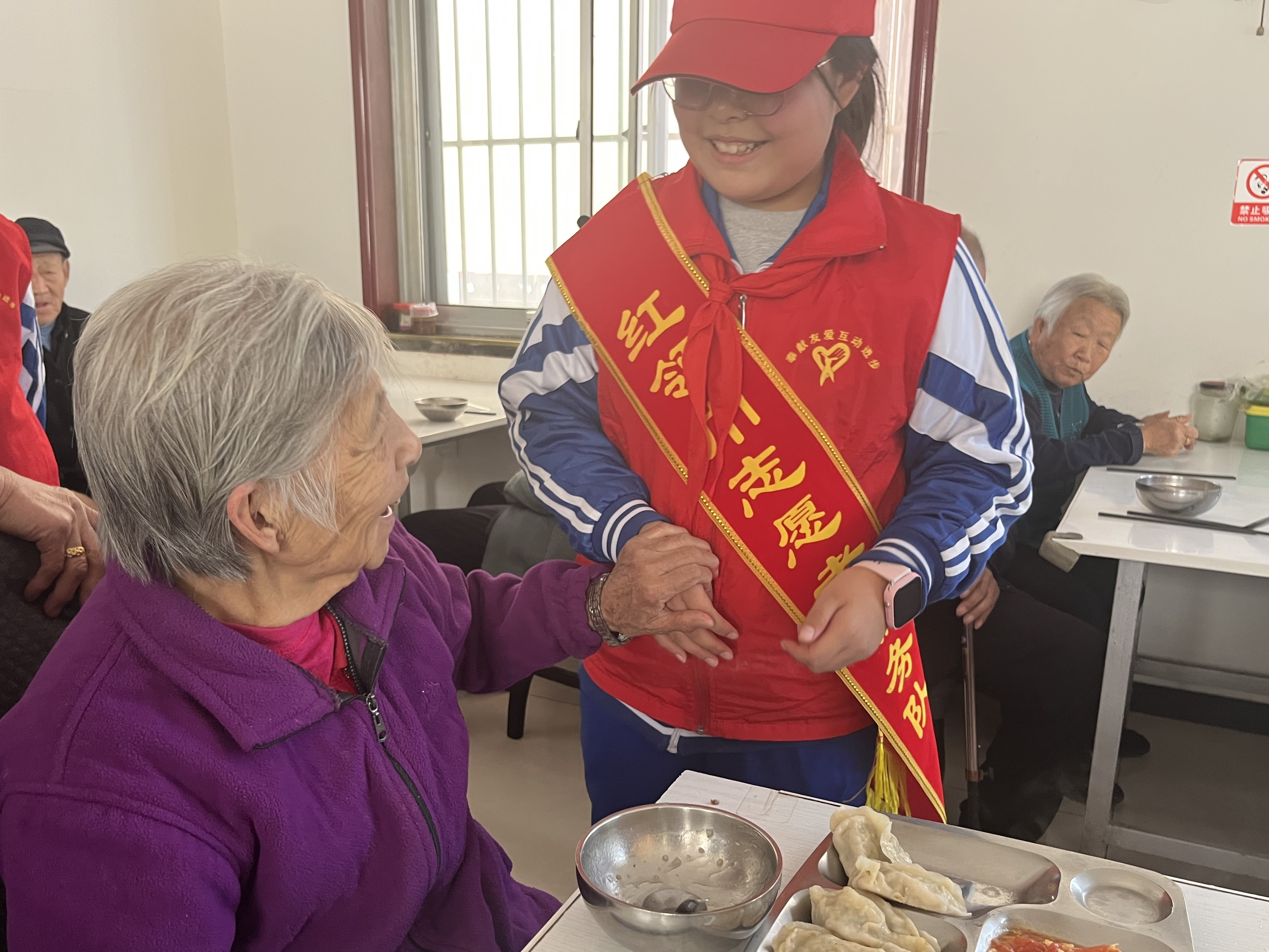 河北平泉：开展“童暖暮年传美德 浓情敬老庆生辰”集体生日会活动