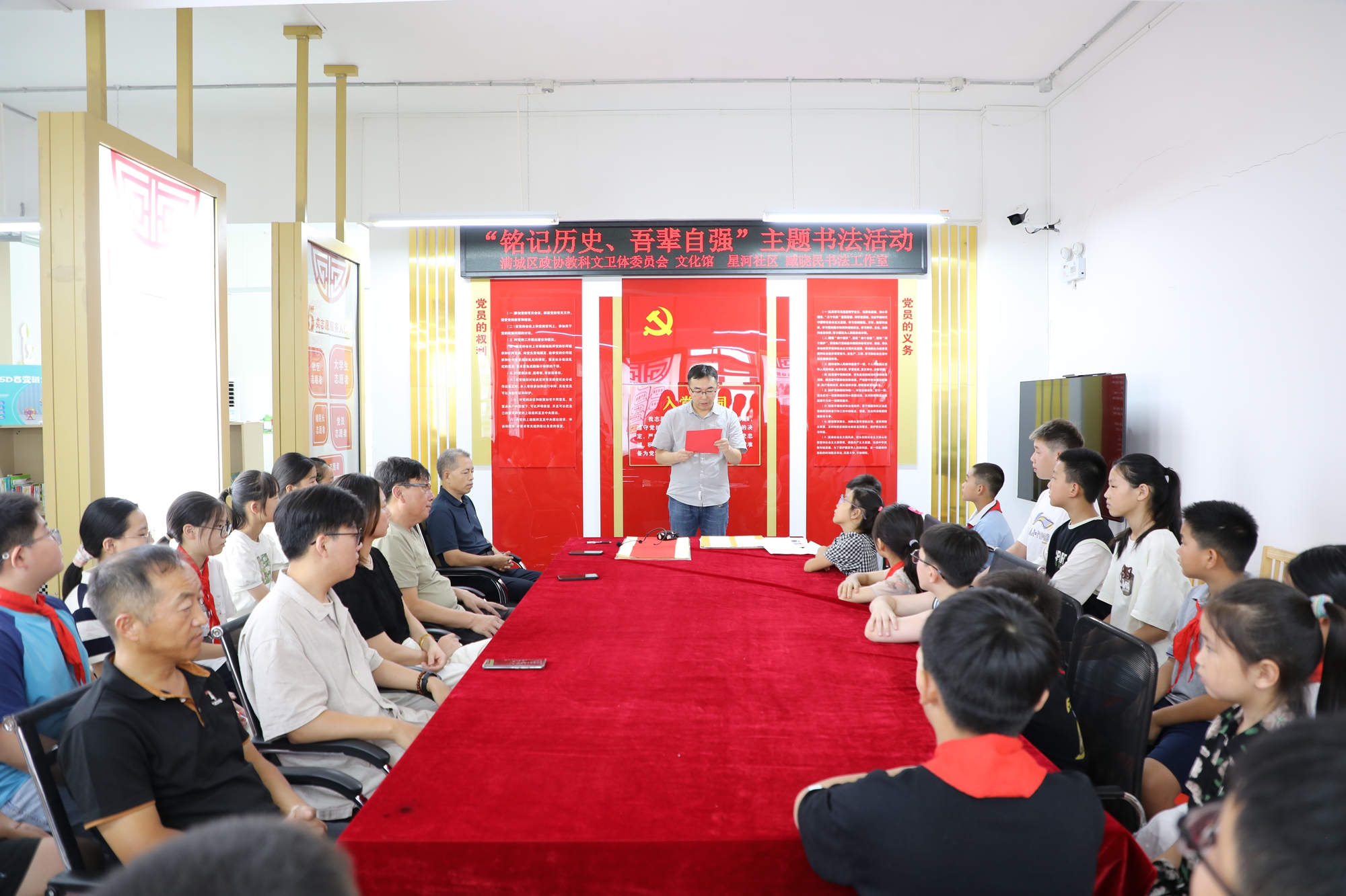 图片默认标题_fororder_满城区“铭记历史 吾辈自强”书法活动现场 摄影 南双双
