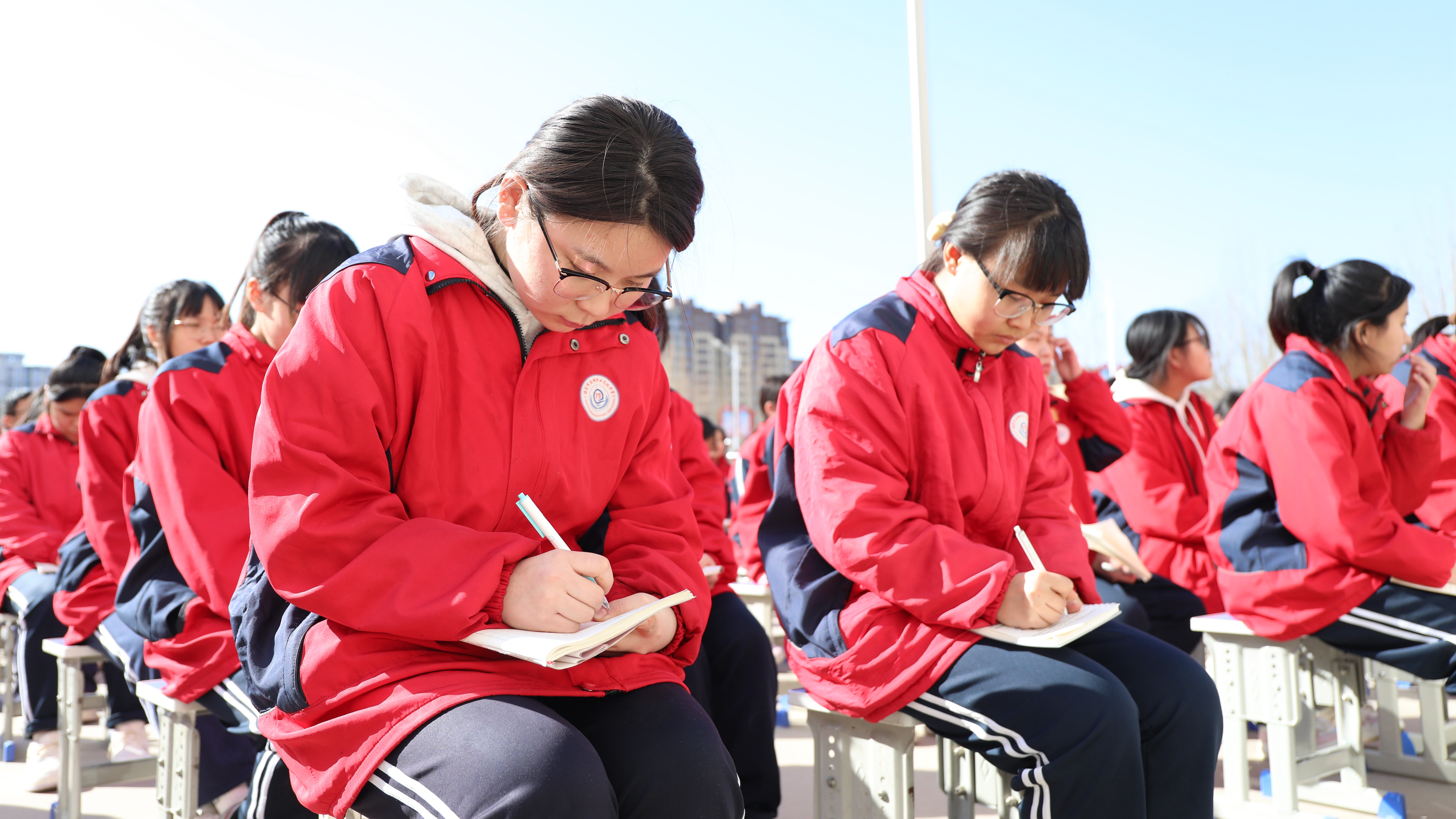 河北唐县：以法律之光，照亮成长之路_fororder_同学们认真聆听讲座 (2).JPG