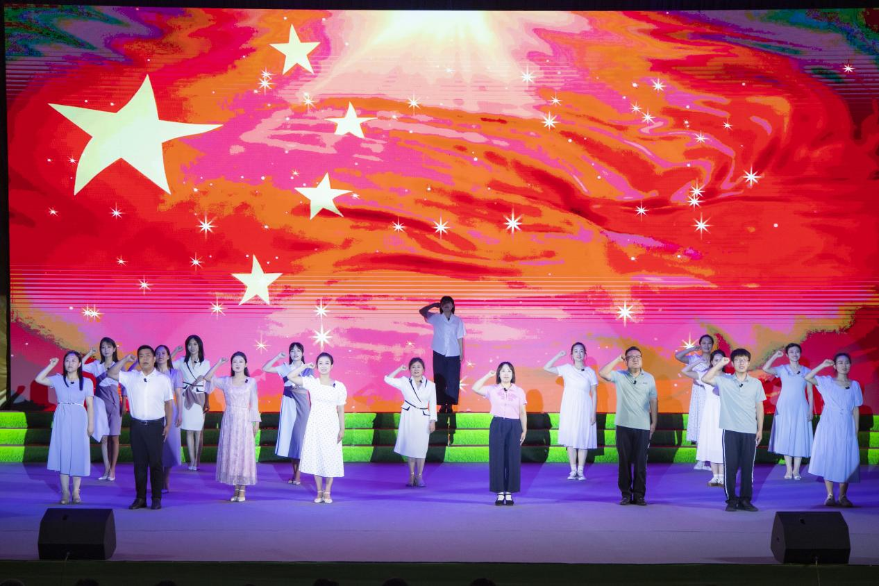 河北青县：原创朗诵剧《遇见·俊秀》首演 以榜样力量厚植师德沃土_fororder_41