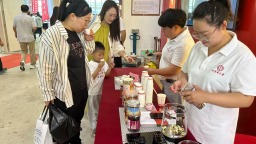 第二十八届国际药材节在河北省安国市开幕