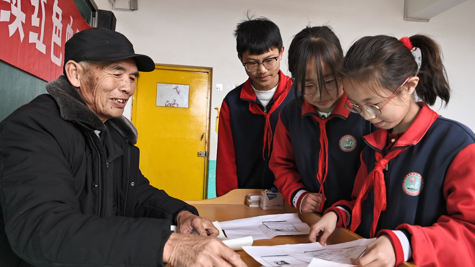 海兴县明德小学：传承雷锋精神 点亮红色童心_fororder_图片4