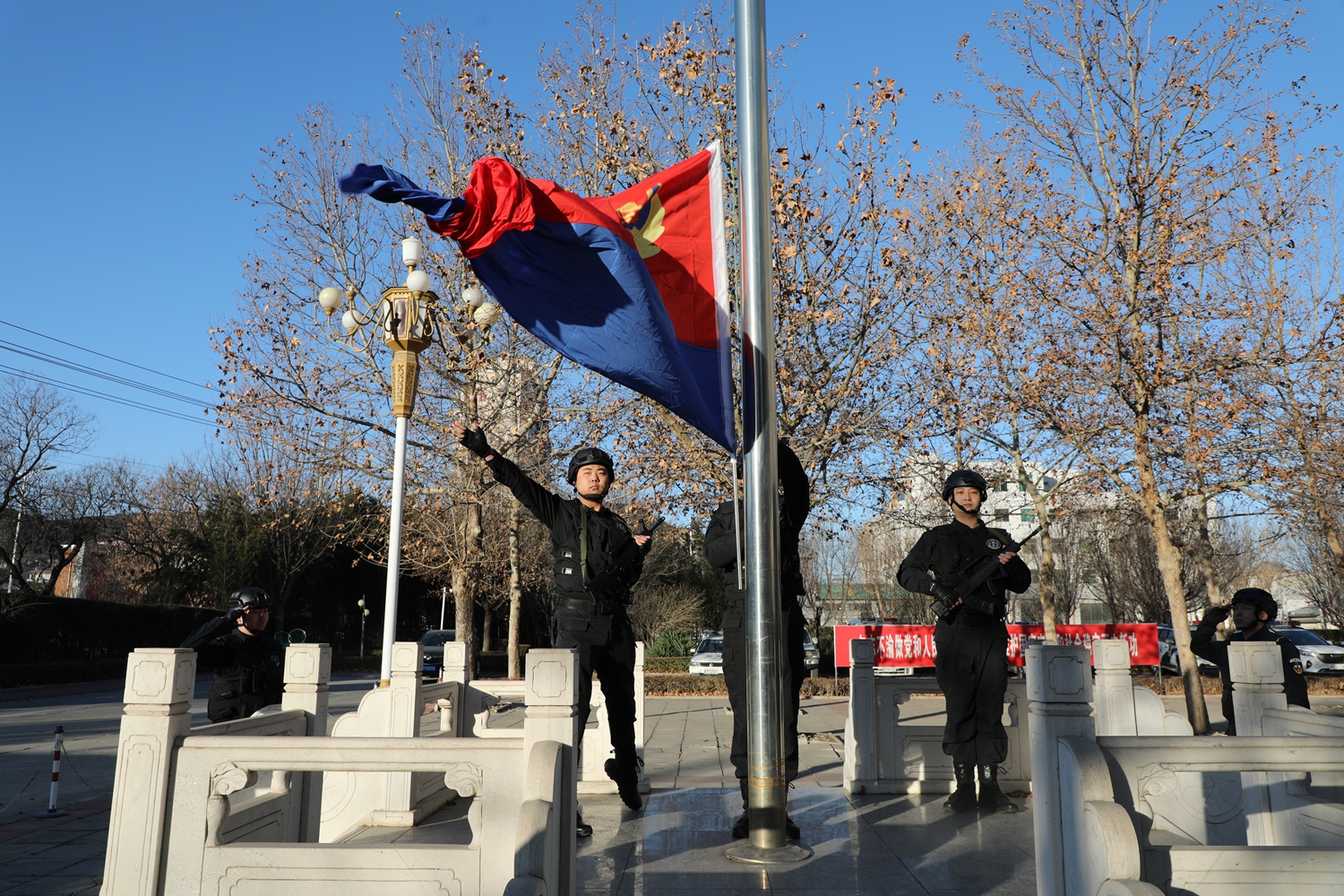 保定市满城区开展中国人民警察节系列活动_fororder_升警旗仪式现场 摄影 刘凡