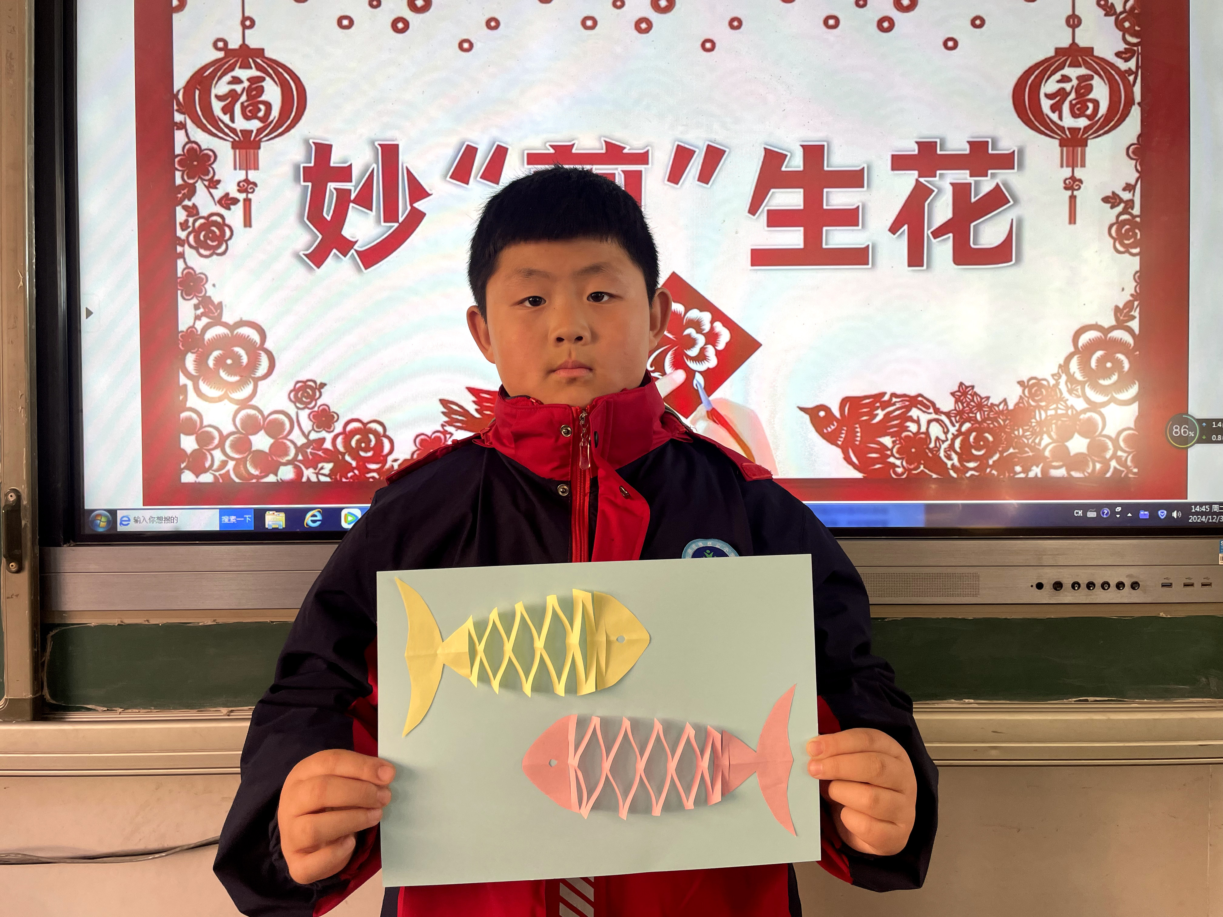 河北唐县：“妙剪生花”展风采